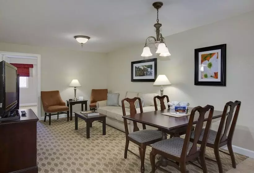 سوئیت برای معلولان, Bluegreen Vacations Patrick Henry Square, An Ascend Collection Resort