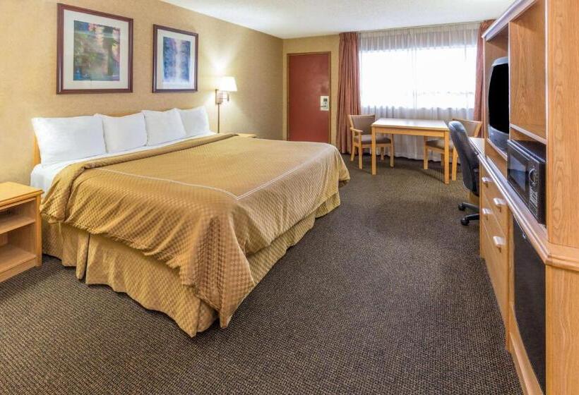 キングサイズベッドのスイートルーム, Days Inn By Wyndham Black Bear