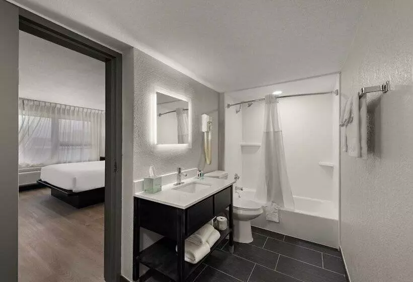 سوییت, Clarion Pointe Rhinelander Downtown