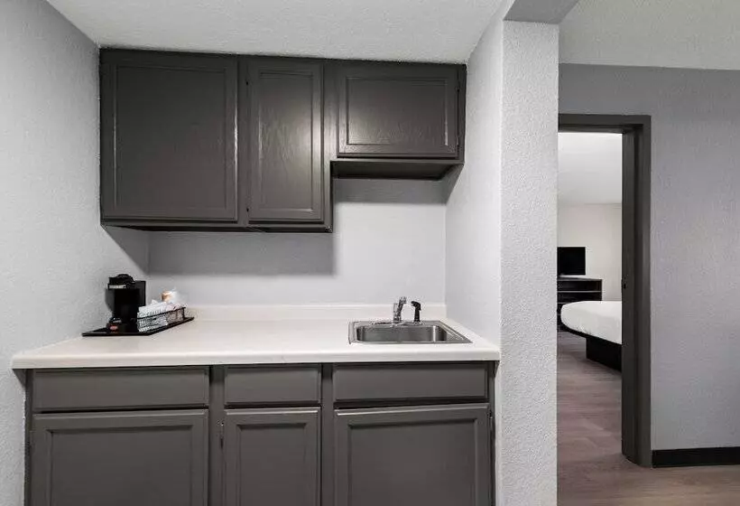 سوییت, Clarion Pointe Rhinelander Downtown