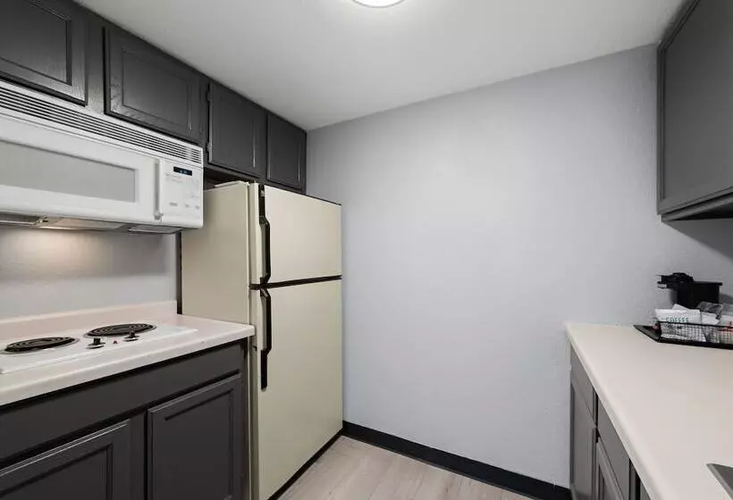 سوییت, Clarion Pointe Rhinelander Downtown