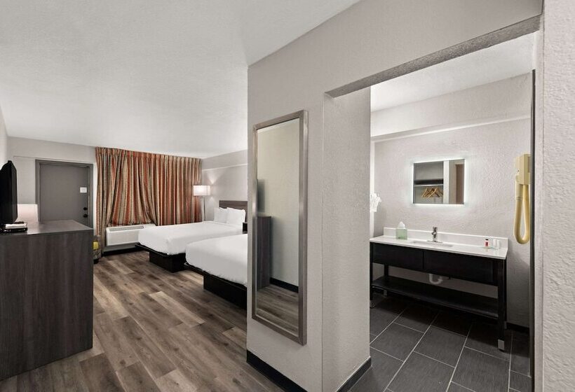 غرفه قياسيه سريرين مزدوجين, Clarion Pointe Rhinelander Downtown