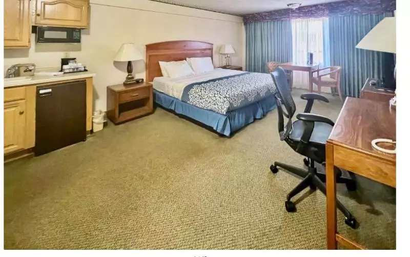 اتاق استاندارد با تخت بزرگ, Clarion Pointe Rhinelander Downtown