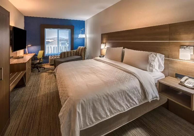اتاق استاندارد با تخت بزرگ, Clarion Pointe Rhinelander Downtown