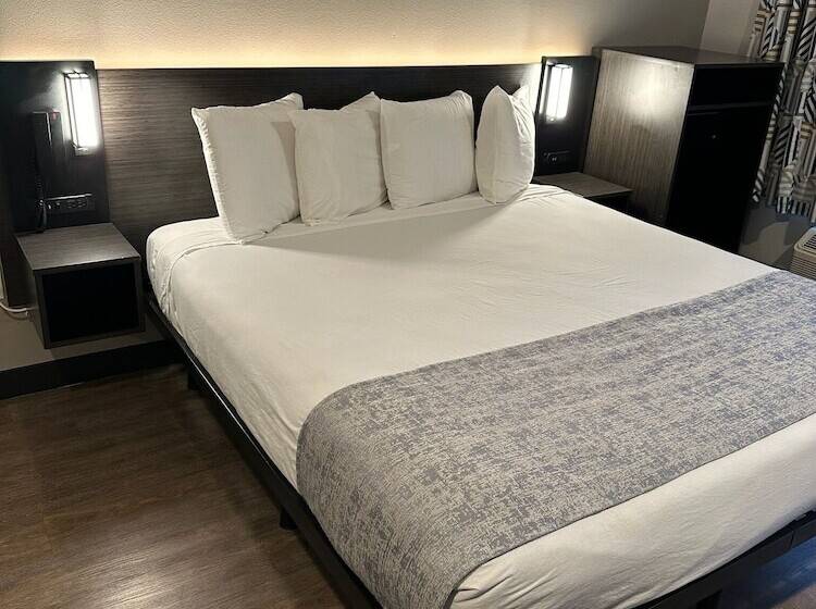 スタンダードルーム, Studio 6 Corona, Ca West