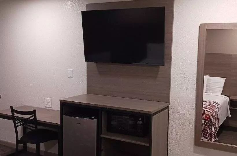 Deluxe-huone Soveltuu Liikuntarajoitteisille, Red Roof Inn Nacogdoches