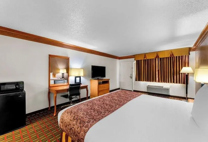 キングサイズベッドのスタンダードルーム, Scottish Inns   Decatur