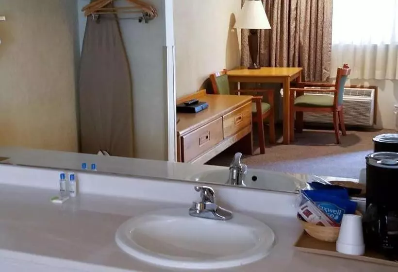 Standard Værelse King Size Seng, Magnuson Hotel Ely