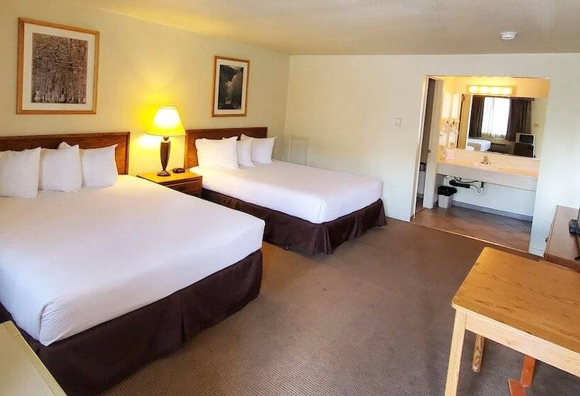 Номер Стандарт 2 Двуспальные Кровати, Magnuson Hotel Ely