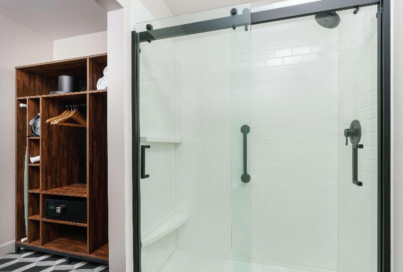 חדר סטנדרט עם מיטת קינג, Hampton Inn Key West Fl