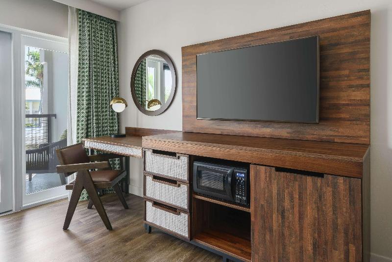 חדר סטנדרט עם מיטת קינג, Hampton Inn Key West Fl