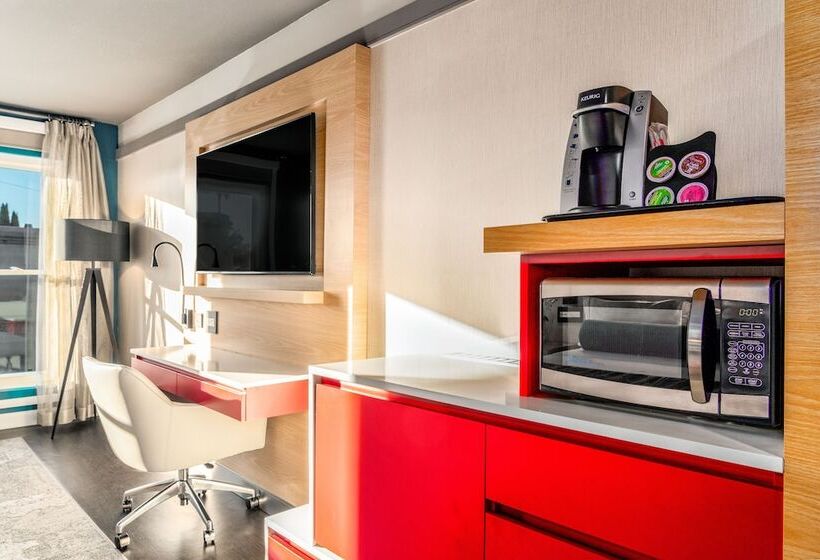 غرفه قياسيه سريرين مزدوجين, Century Park Hotel La