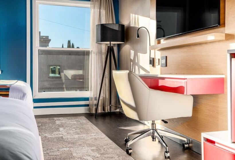 Номер Стандарт 2 Двуспальные Кровати, Century Park Hotel La