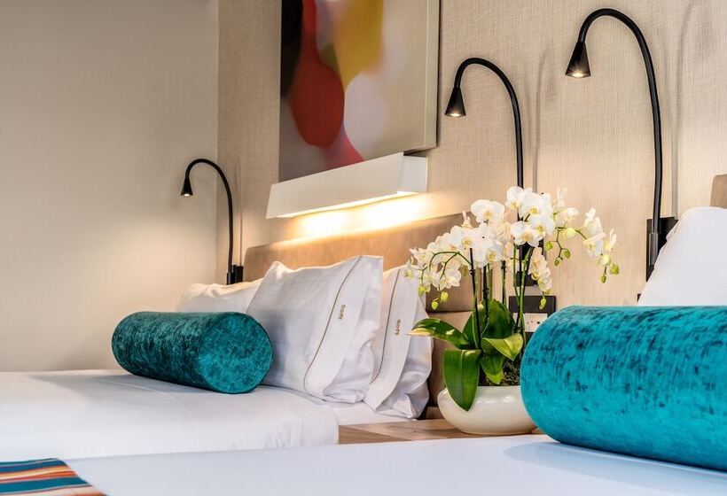 غرفه قياسيه سريرين مزدوجين, Century Park Hotel La