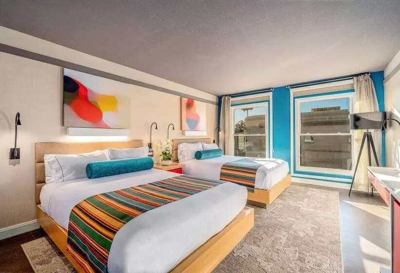 اتاق استاندارد با 2 تخت دوبل, Century Park Hotel La