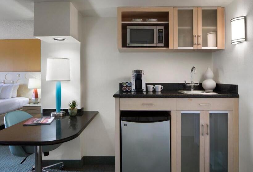 סוויטה אקזקיוטיב, Coconut Waikiki