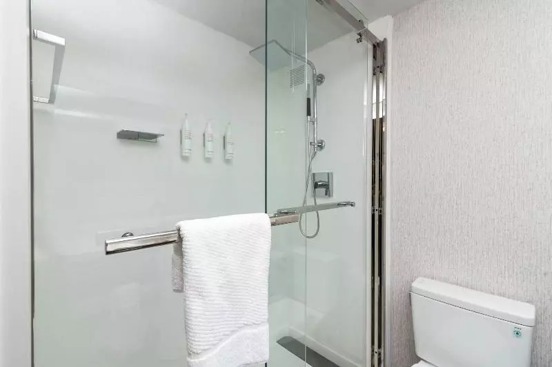 اتاق استاندارد با تخت بزرگ, Columbus Marriott