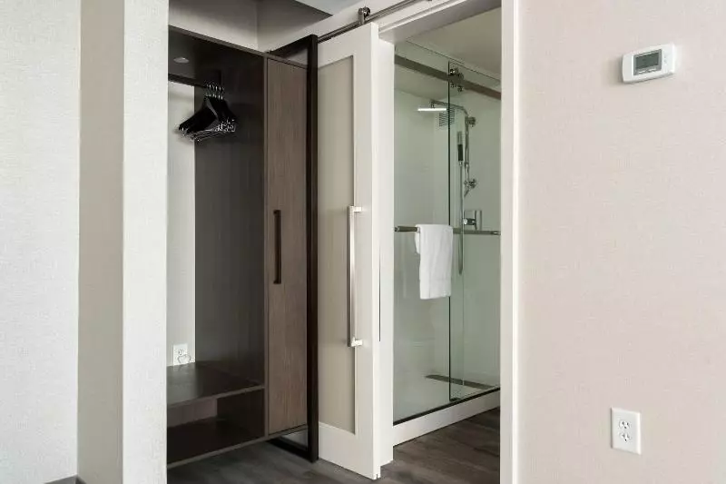 اتاق استاندارد با تخت بزرگ, Columbus Marriott