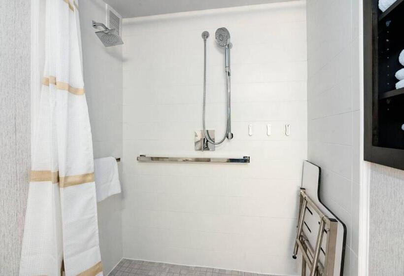 キングサイズベッドのスタンダードルーム, Columbus Marriott