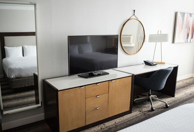 غرفه قياسيه سريرين مزدوجين, Crowne Plaza Edison, An Ihg