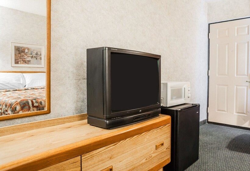 غرفه قياسيه سريرين مزدوجين, Econo Lodge Jefferson City