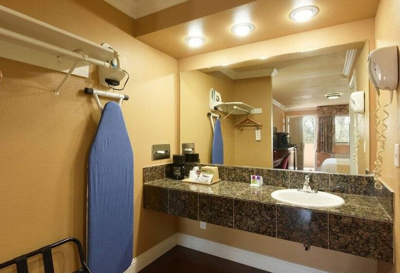 Номер Deluxe, Signature Inn San Jose