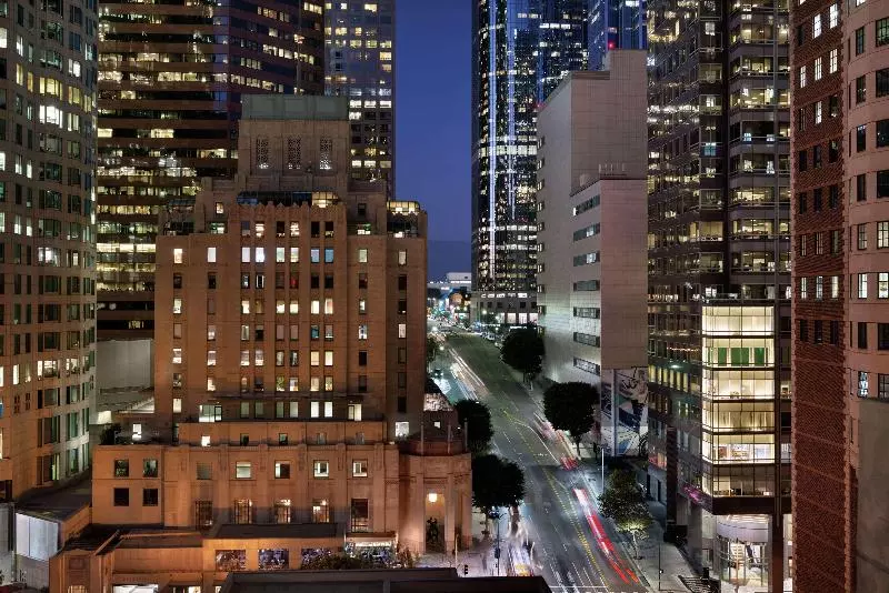 اتاق استاندارد با چشم‌انداز شهر, Hilton Checkers Los Angeles