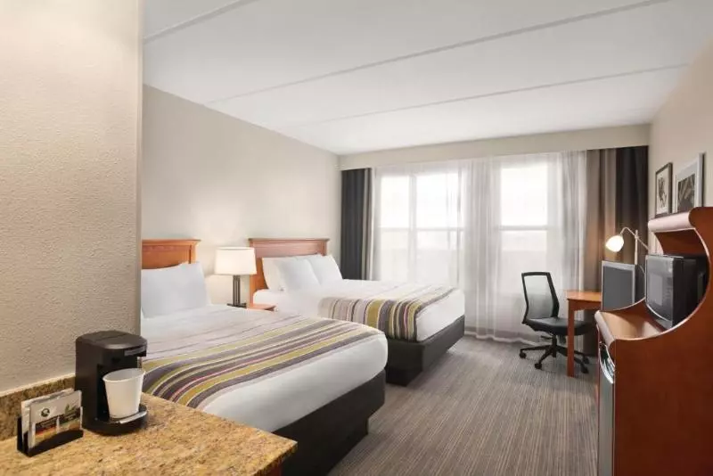 سوئیت با تخت بزرگ, Hilton Checkers Los Angeles