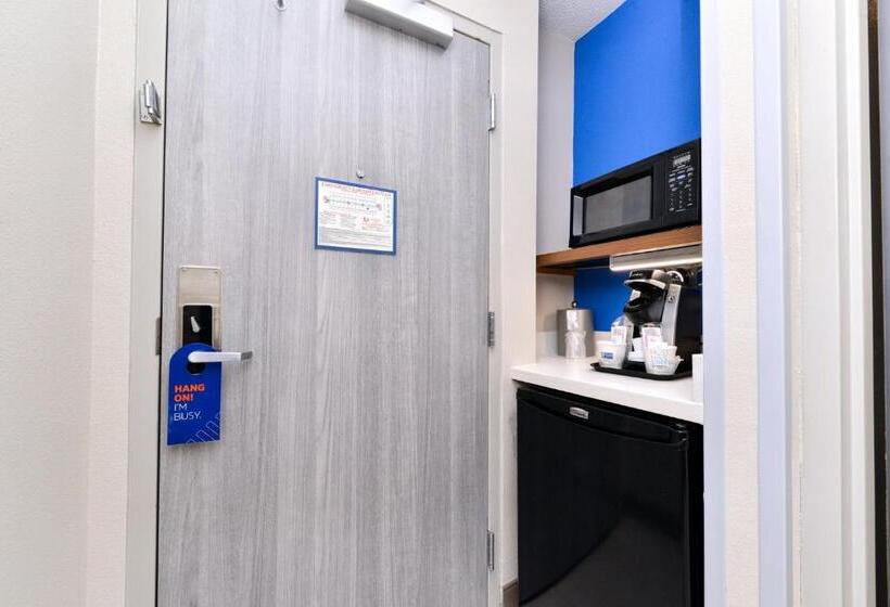 غرفه قياسيه سريرين مزدوجين, Holiday Inn Express Winston Salem Medical Ctr Area