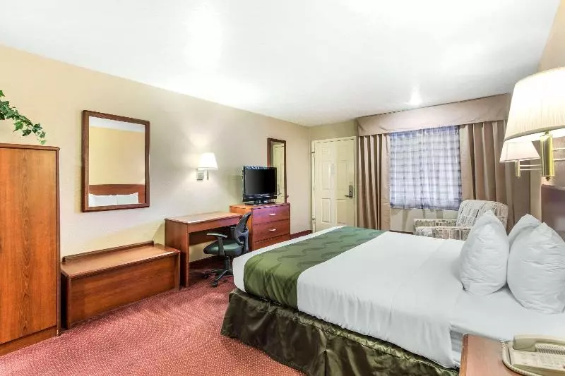 身障者適用キングサイズベッドルーム, Quality Inn Cedar City University Area