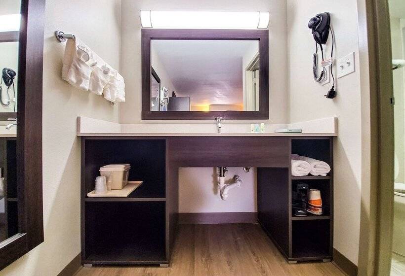 带2个双人床的标准工作室, Quality Inn & Conference Center Panama City