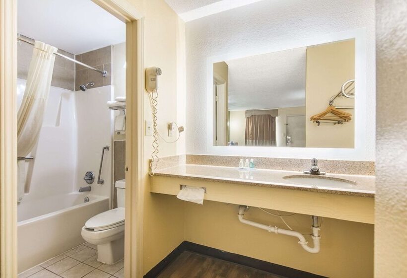 חדר סטנדרט שתי מיטות זוגיות, Quality Inn