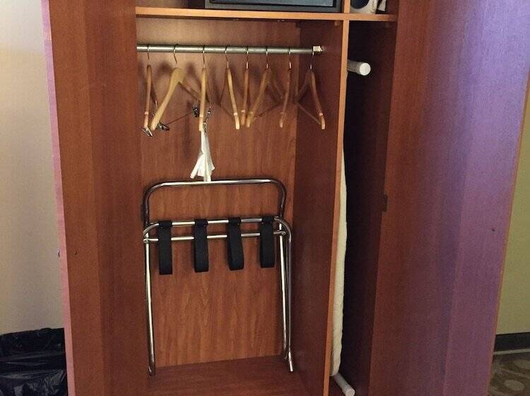 חדר סופריור, Ramada By Wyndham Santa Barbara