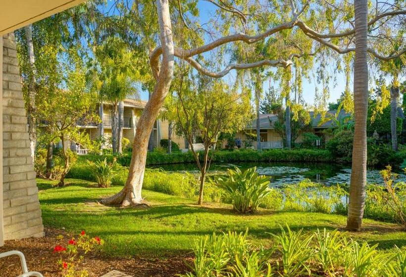 غرفة سوبيريور سرير كينج, Ramada By Wyndham Santa Barbara