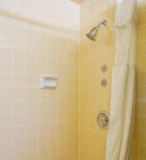 اتاق استاندارد, Ramada By Wyndham Santa Barbara