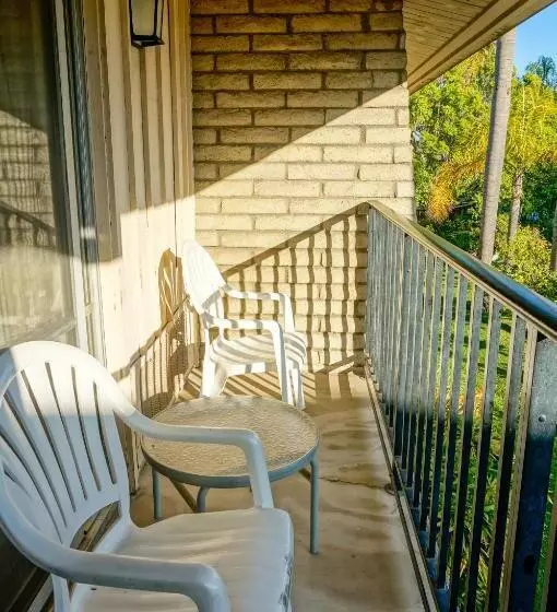 اتاق استاندارد, Ramada By Wyndham Santa Barbara
