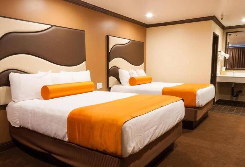 جناح عائلي, Redondo Pier Inn