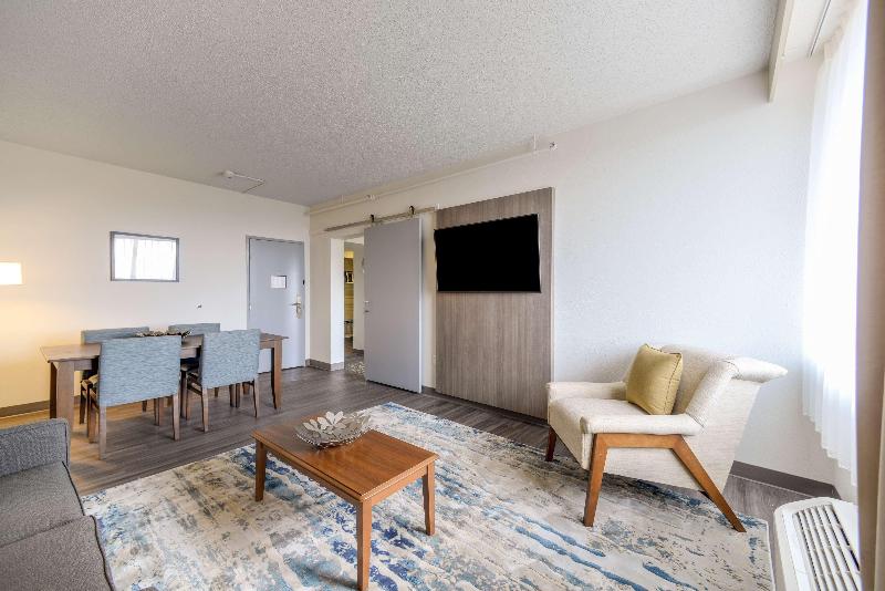 이그제큐티브 스위트 킹침대, Saint Louis Airport