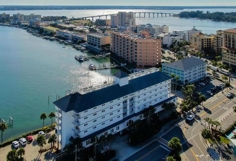 شقة غرفتين, Dockside Dream