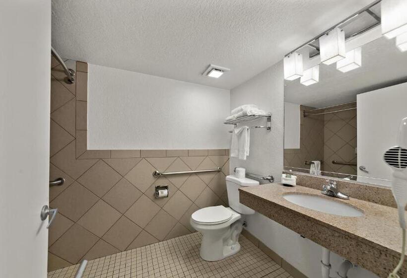 Номер Стандарт Адаптированный для Инвалидов, Paddletail Waterfront Lodge, Trademark Collection By Wyndham