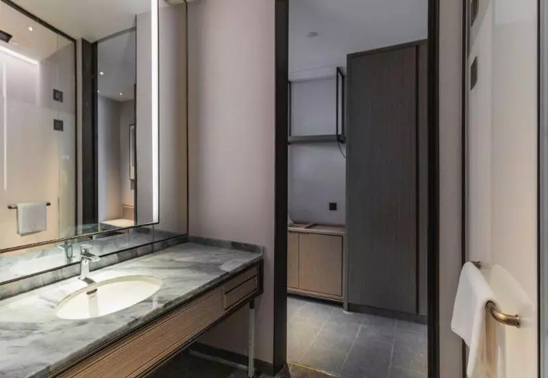 اتاق استاندارد با تخت بزرگ, Crown Motel
