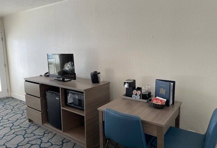 스탠다드 룸 더블 침대, Crown Motel