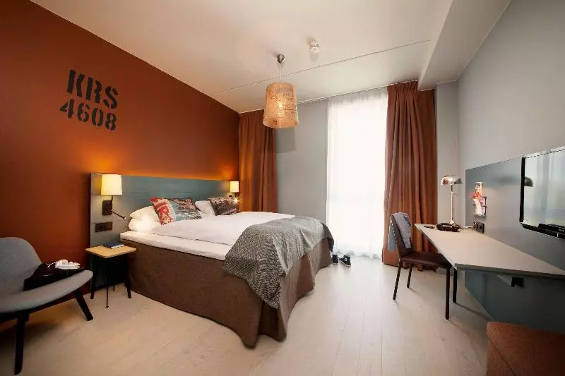 اتاق استاندارد با تخت بزرگ, Comfort Inn & Suites Orange County John Wayne Airport
