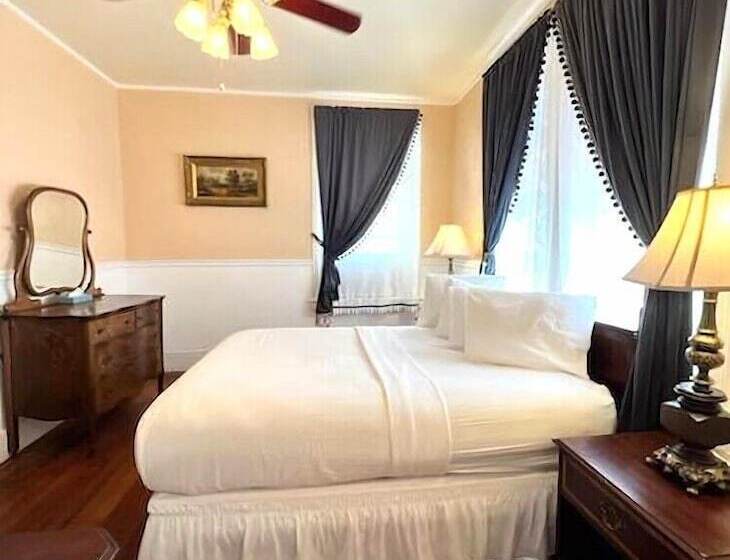 غرفة قياسية فردية, Copper Queen