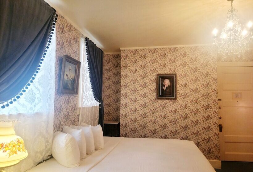 غرفة قياسية فردية, Copper Queen