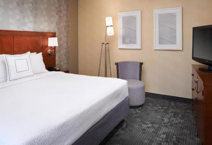 سوئیت با تخت بزرگ, Courtyard Chicago Deerfield