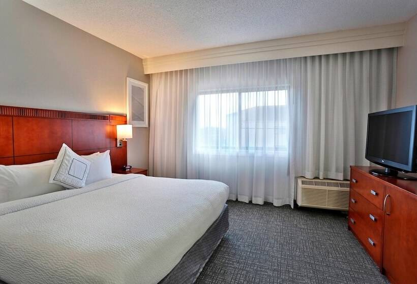 スイート, Courtyard Montgomery