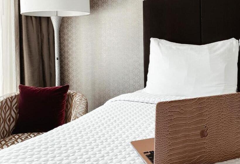 اتاق استاندارد با تخت بزرگ, Crowne Plaza Chicago Sw   Burr Ridge, An Ihg