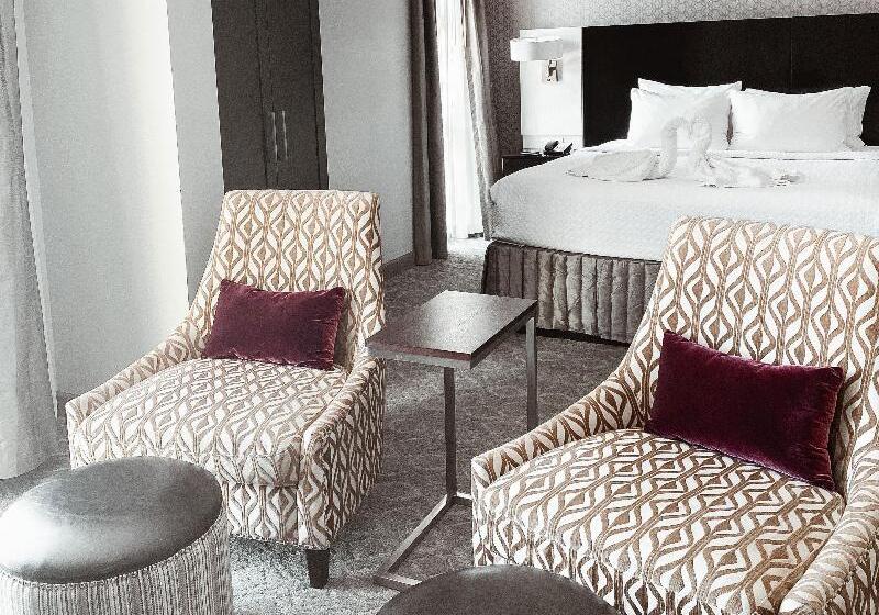 سوئیت با تخت بزرگ, Crowne Plaza Chicago Sw   Burr Ridge, An Ihg