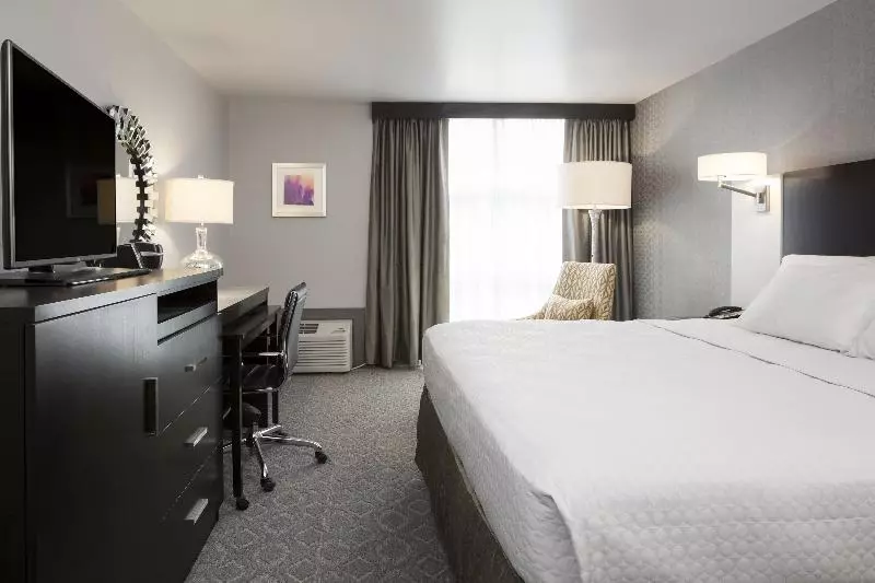 身障者適用キングサイズベッドルーム, Crowne Plaza Chicago Sw   Burr Ridge, An Ihg
